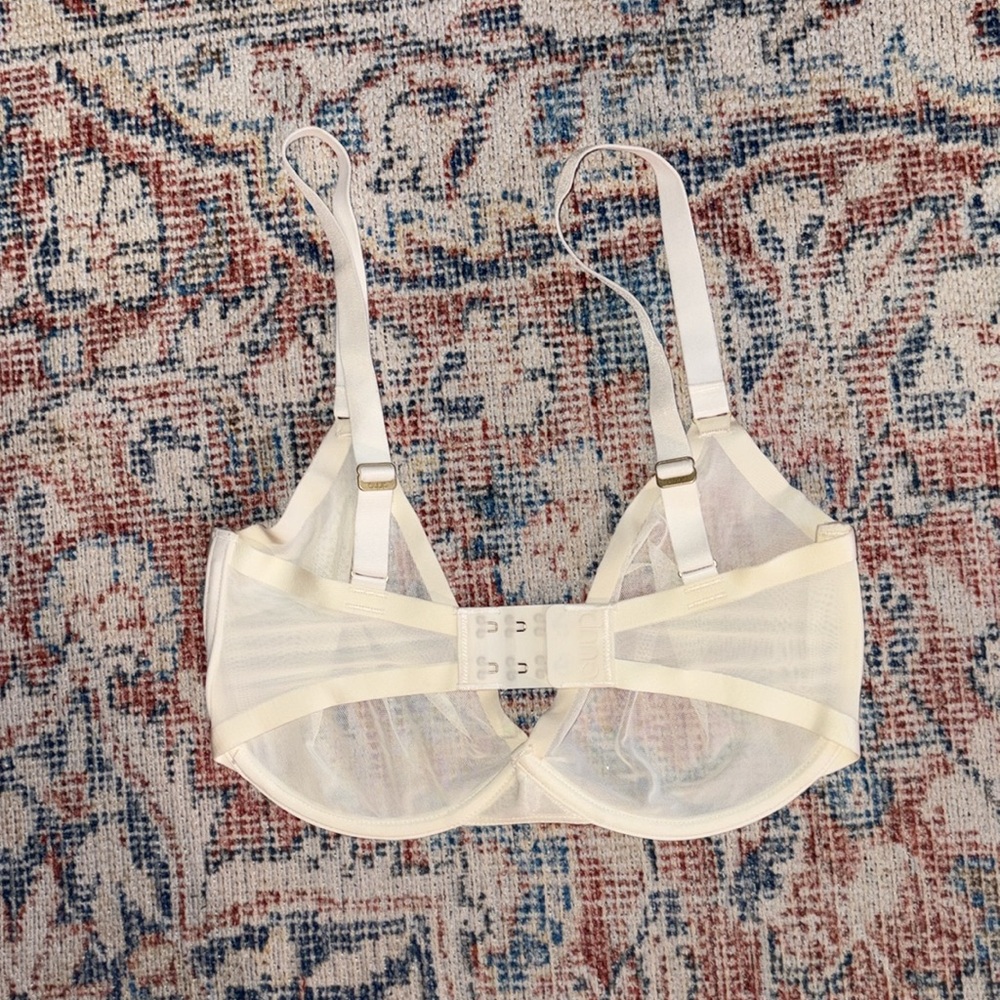 Cuup The Plunge Mesh Bra in Salt SZ 30H NWOT - Picture 3 of 4